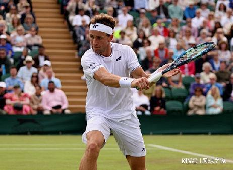 引发球迷与 引发球迷与