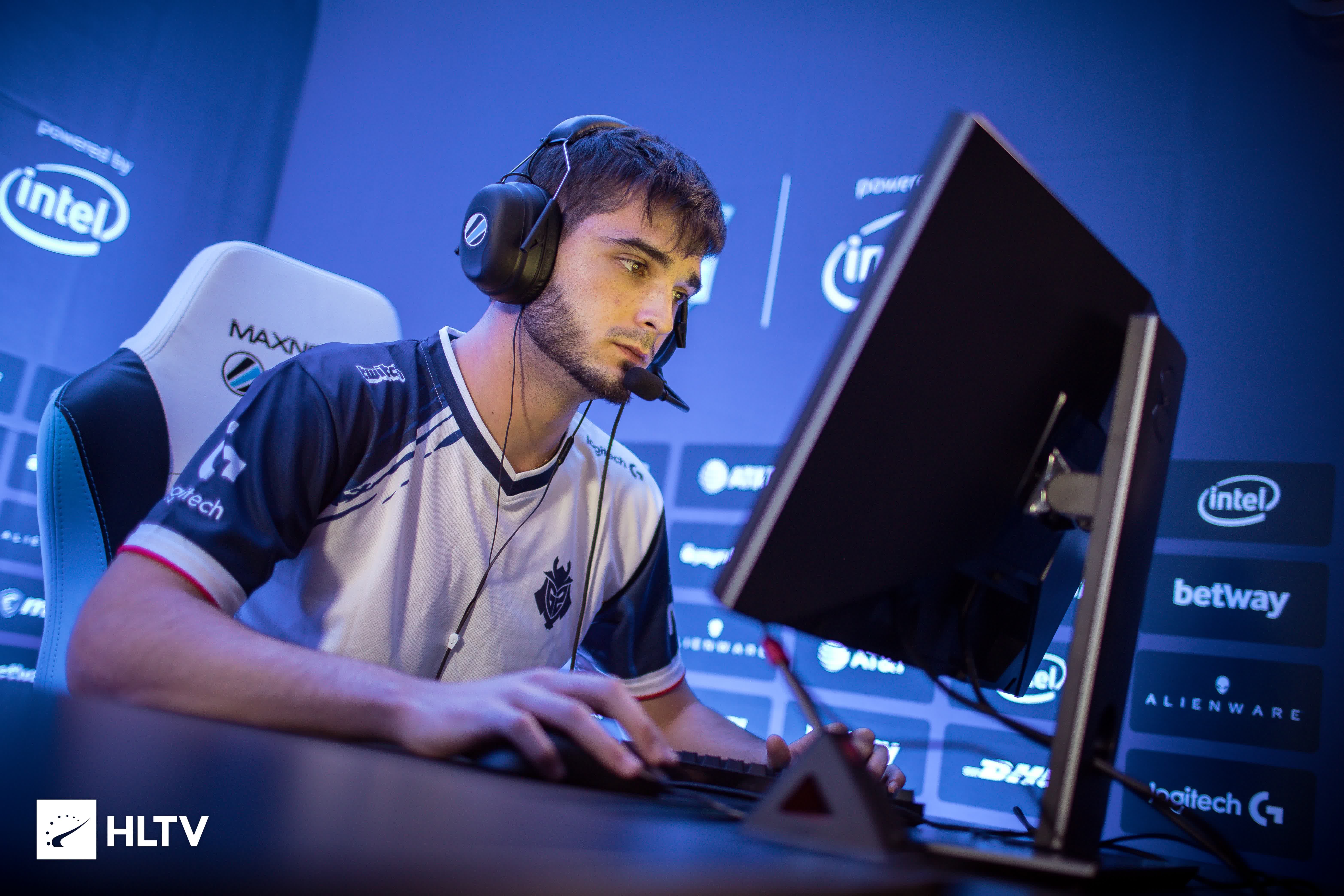 配合队友间 配合队友间