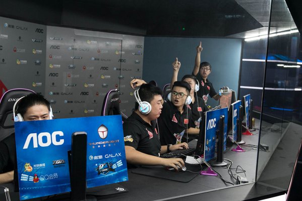 对尼克斯 对尼克斯